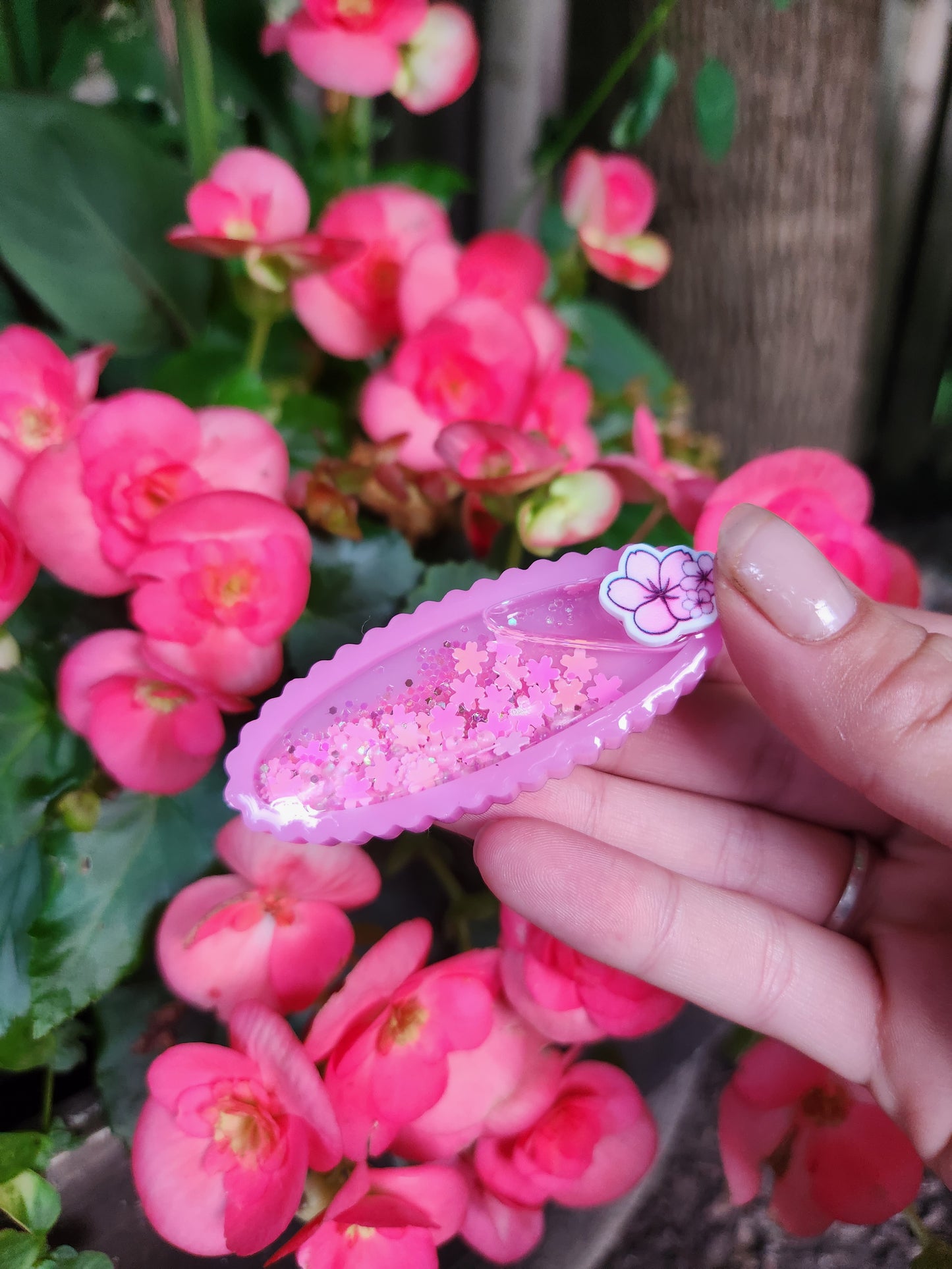 sakura shaker hair clip