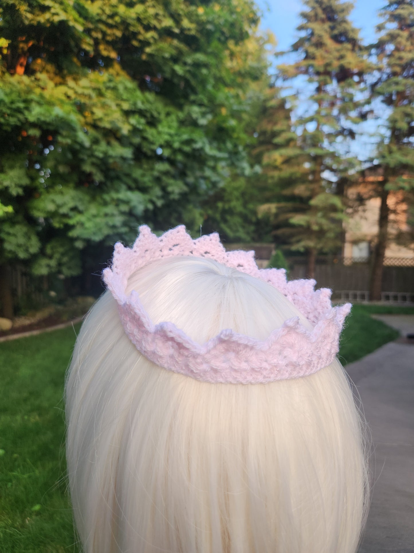 crochet crown ~ light pink, size small